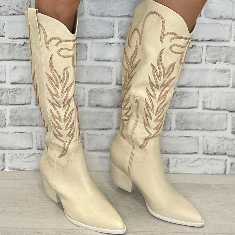 🔴last call!!Women off white western cowgirl boots🤠